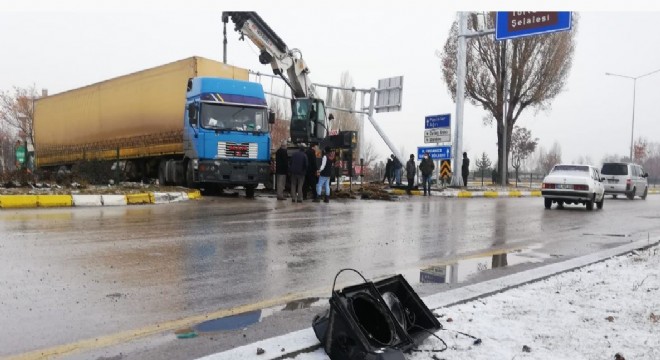  Buzlanma trafik kazasına yol açtı